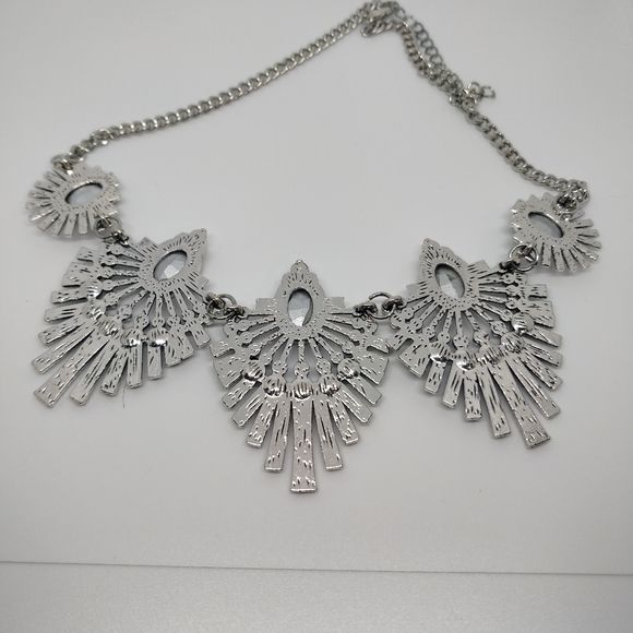 Necklace Earring Set Bib Statement Costume Glam Silver Tone - Picture 6 of 10
